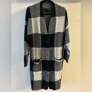 Sweet Claire NWOT Black & White Plaid Long Cardigan/Duster - Size Small